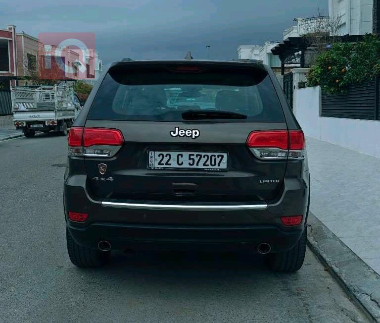 جیپ گراند شیرۆکی